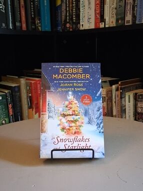 Snowflakes And Starlight By Debbie Macomber